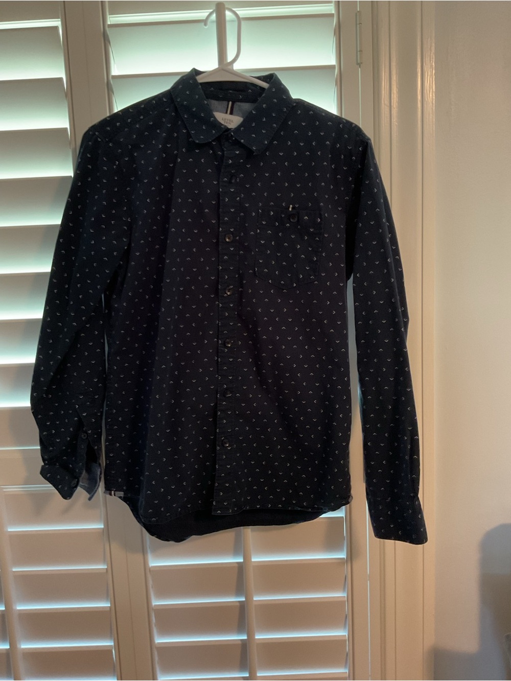 Men's Dark Navy Long-Sleeve Button-Down Shirt with Micro Pattern
